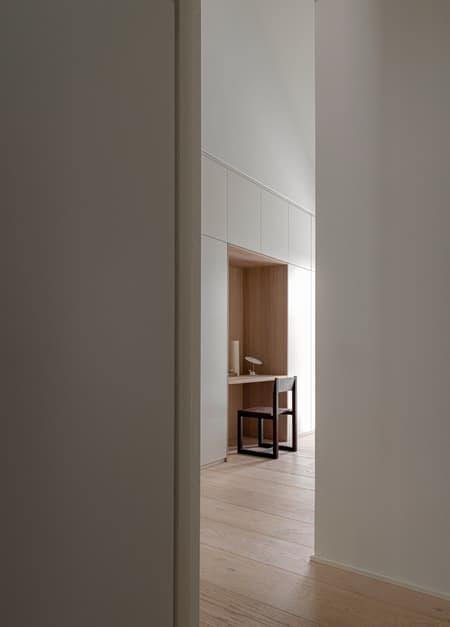 Lakeshore Barn House